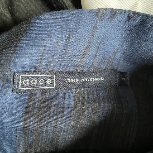 Mini skirt with pockets - Picture 2 of 3